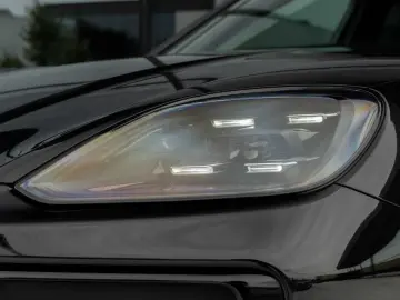 PORSCHE CAYENNE 21' Alu Head Up Pano BOSE InnoD…