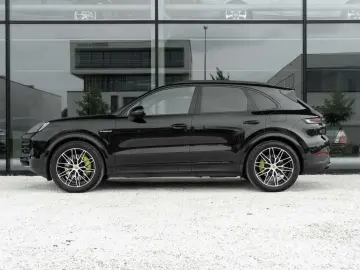 PORSCHE CAYENNE 21' Alu Head Up Pano BOSE InnoD…