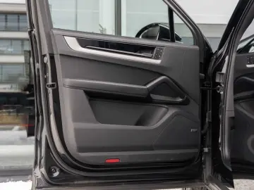 PORSCHE CAYENNE 21' Alu Head Up Pano BOSE InnoD…
