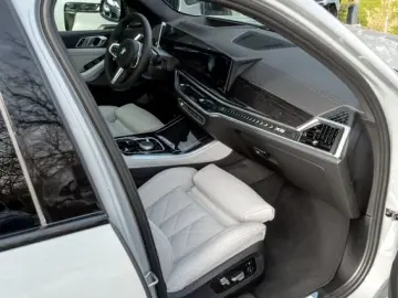 BMW X5 40d M 2026.LUFTF.PANO.