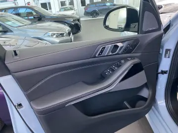 BMW X5 xDrive30d M Sport Pro Pano AHK 22´´ Sportabga