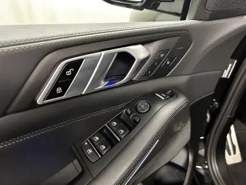 BMW X5 xDrive30d M Sportpaket Pano. AHK DAB LED Komf