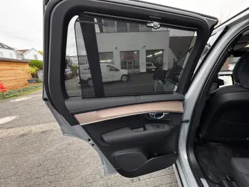 Volvo XC90 XC 90 Plus Dark Plug-In Hybrid AWD