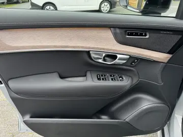 Volvo XC90 XC 90 Plus Dark Plug-In Hybrid AWD