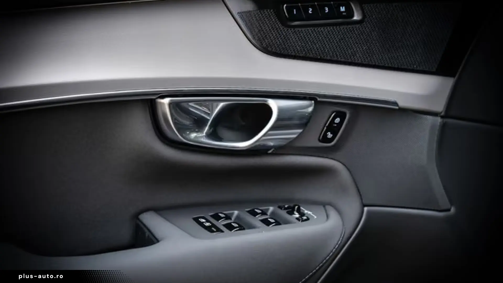 Volvo XC90 T8 AWD Plug-In Hybrid Black Edition