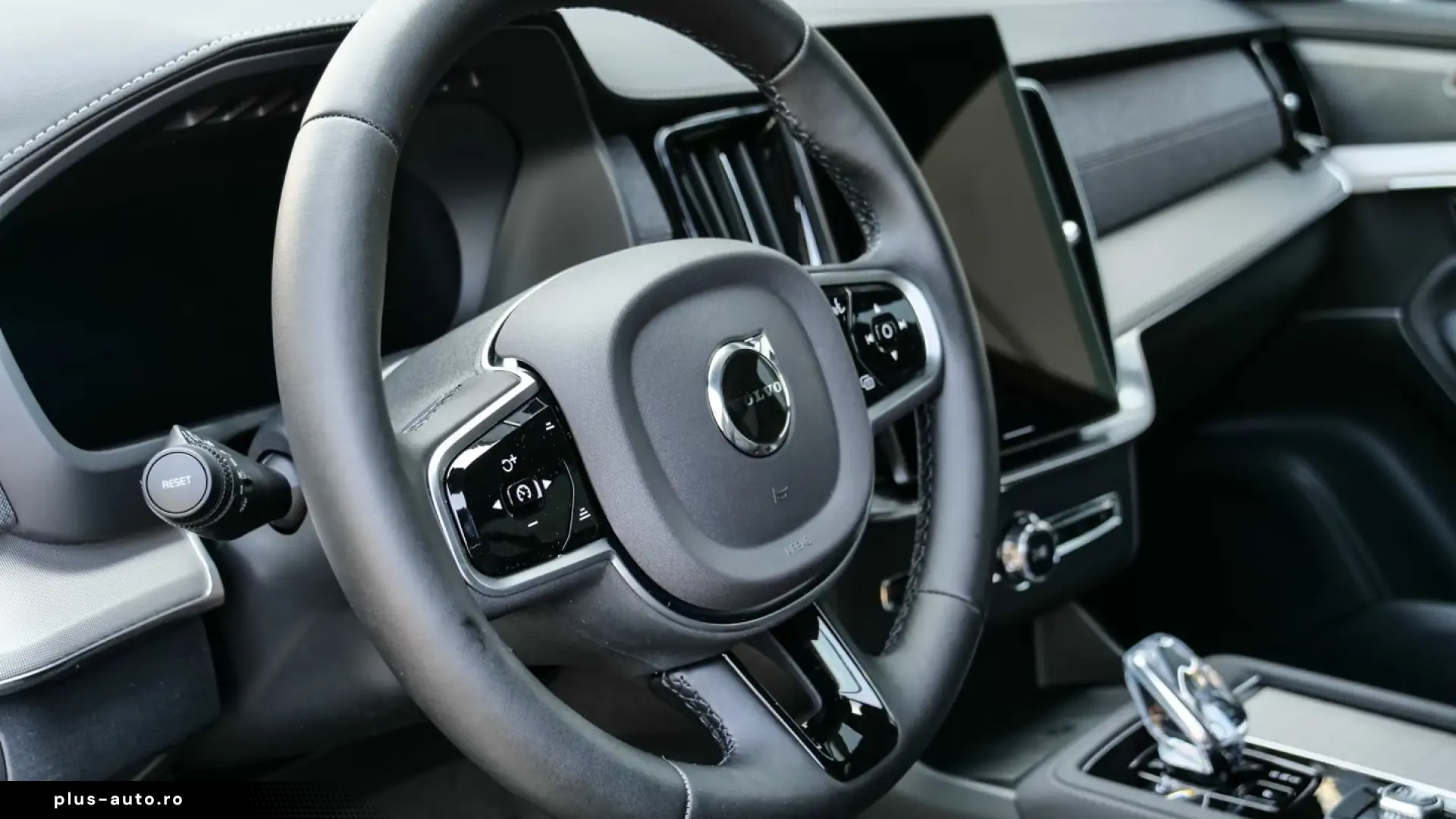 Volvo XC90 T8 AWD Plug-In Hybrid Black Edition