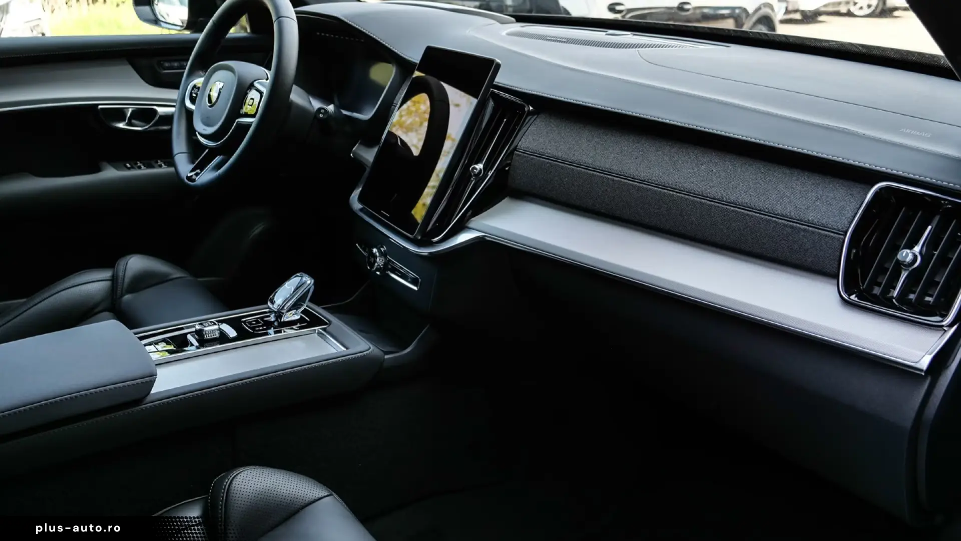 Volvo XC90 T8 AWD Plug-In Hybrid Black Edition