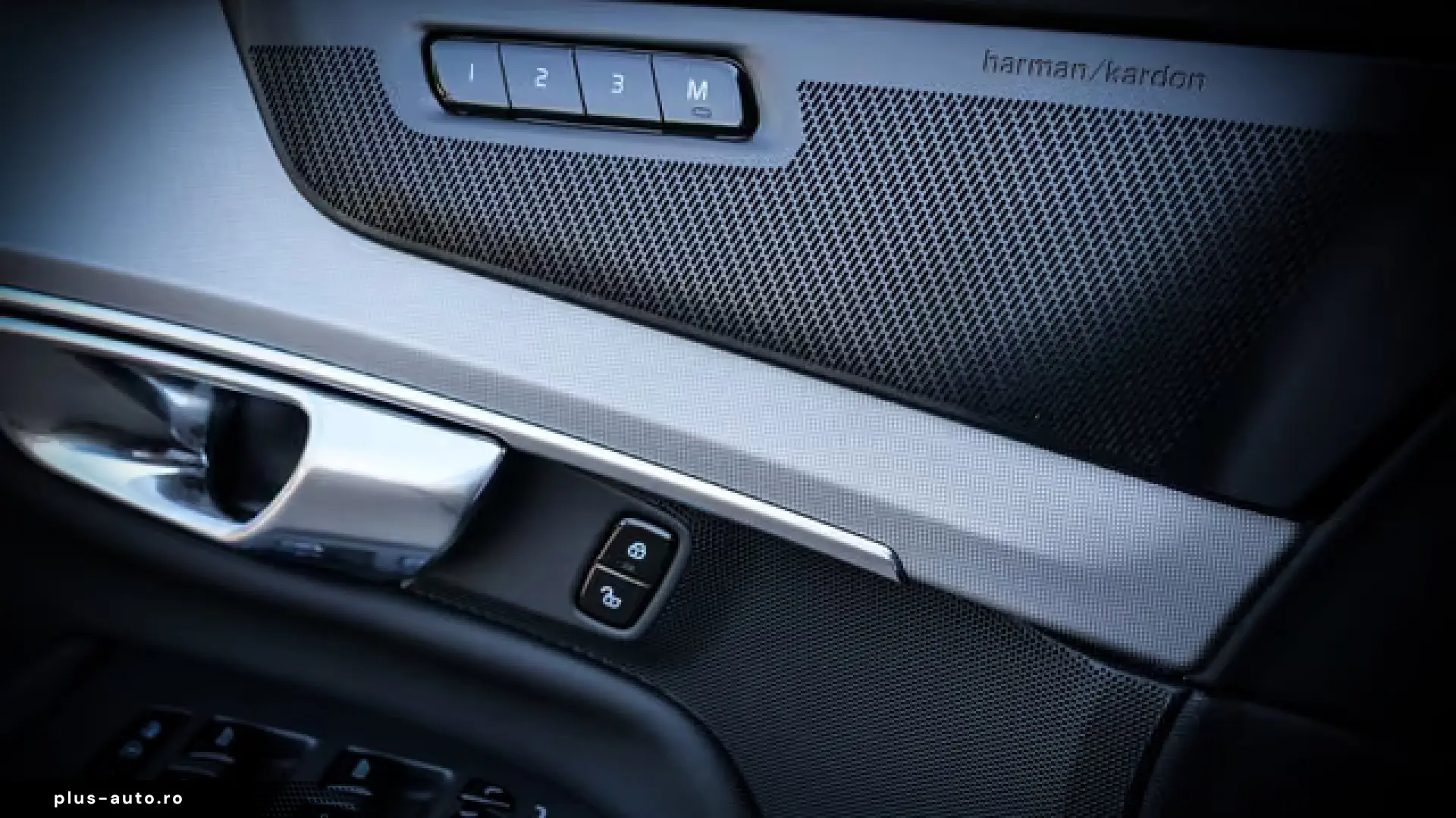 Volvo XC90 T8 AWD Plug-In Hybrid Black Edition