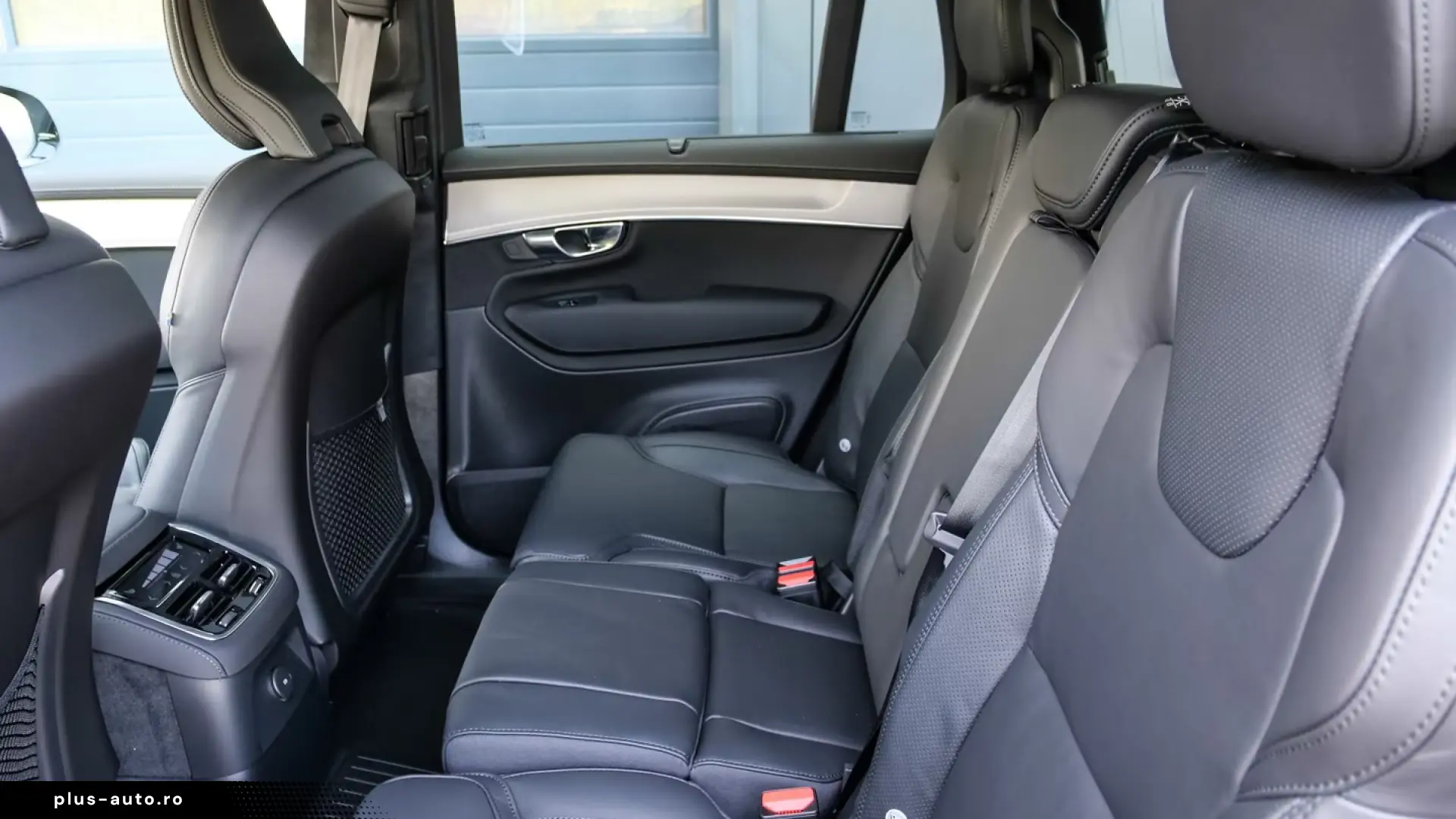 Volvo XC90 T8 AWD Plug-In Hybrid Black Edition