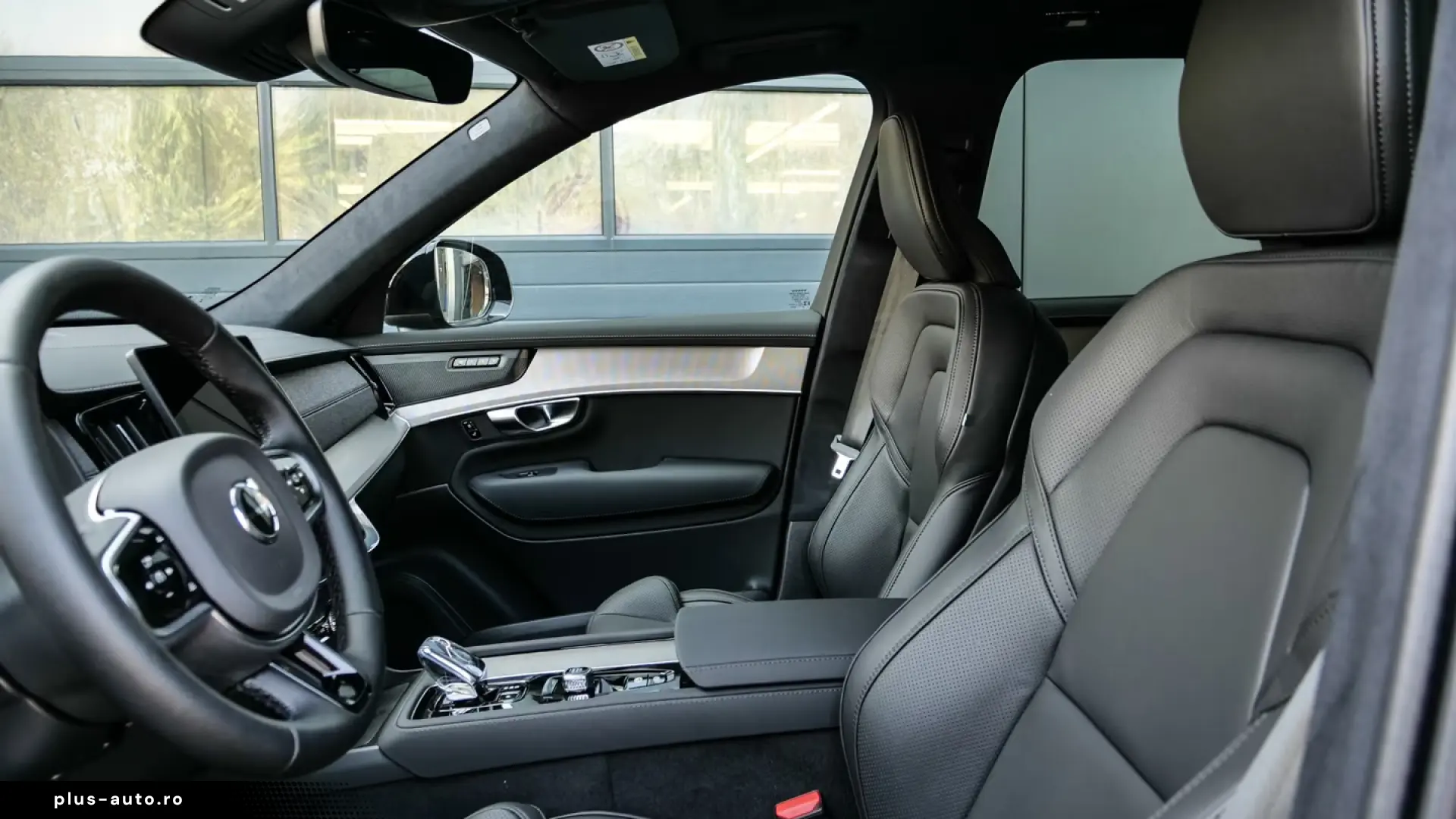 Volvo XC90 T8 AWD Plug-In Hybrid Black Edition