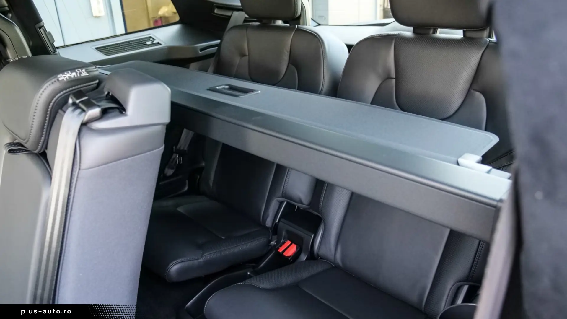Volvo XC90 T8 AWD Plug-In Hybrid Black Edition