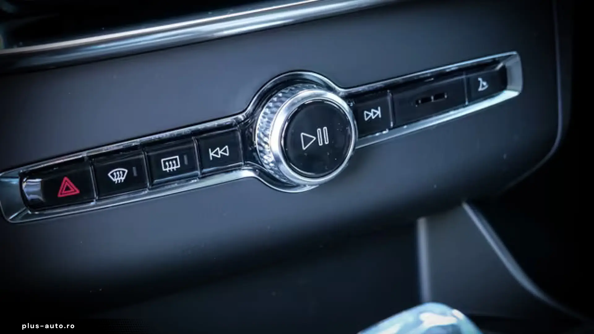 Volvo XC90 T8 AWD Plug-In Hybrid Black Edition