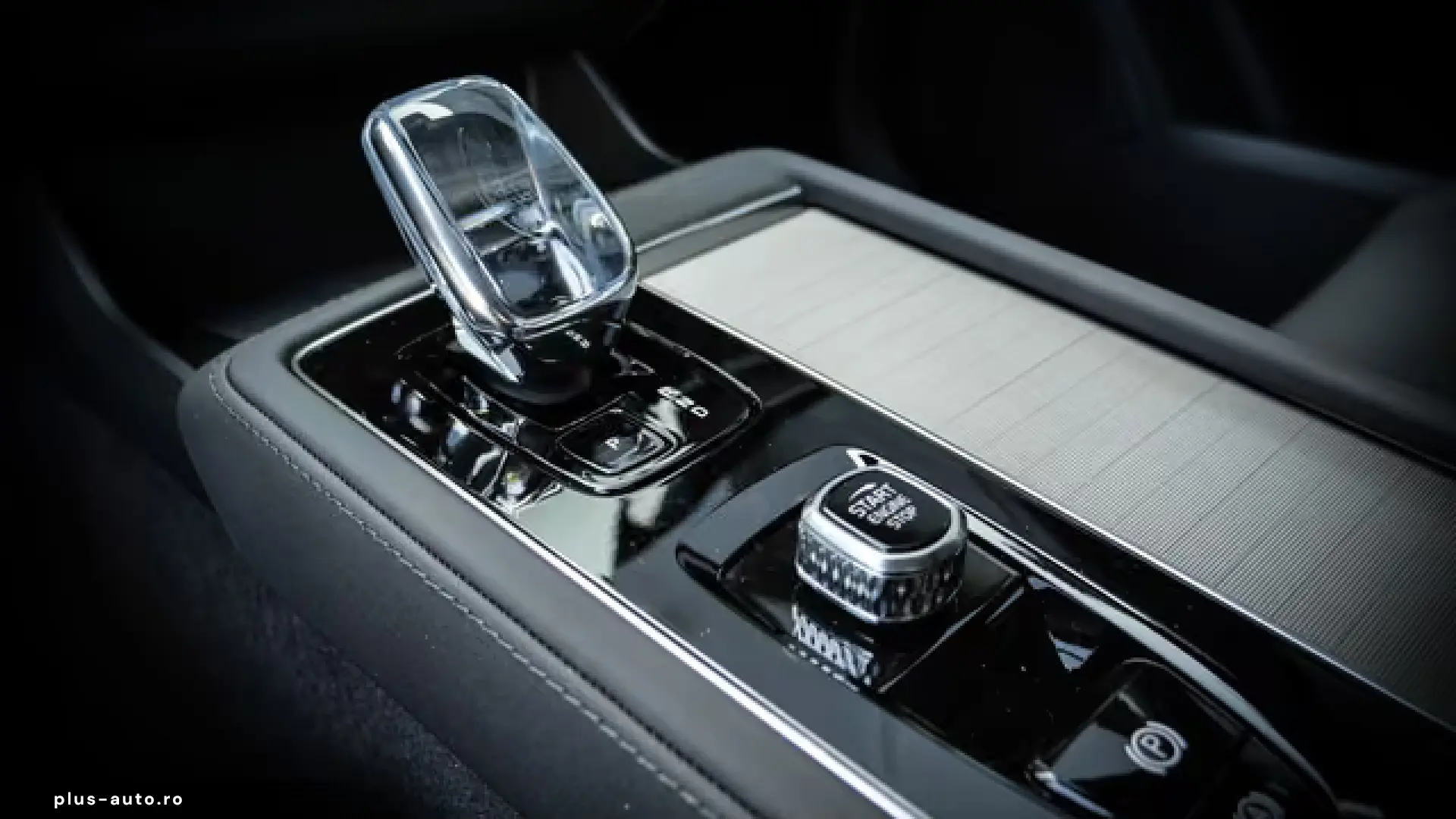 Volvo XC90 T8 AWD Plug-In Hybrid Black Edition