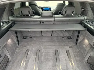 BMW X5 M Competition. Soft-Close. Massage.