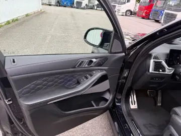 BMW X5 M Competition. Soft-Close. Massage.