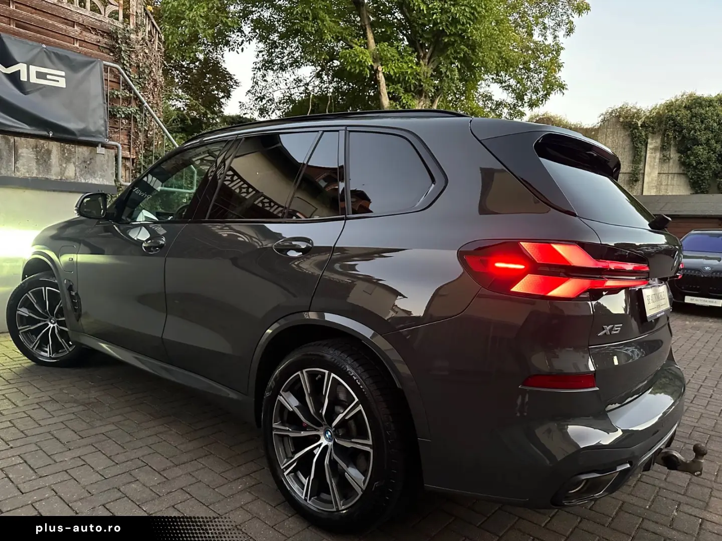 BMW X5 xDr50e M Sport Pro AHK H&K Iconic Shadow 360