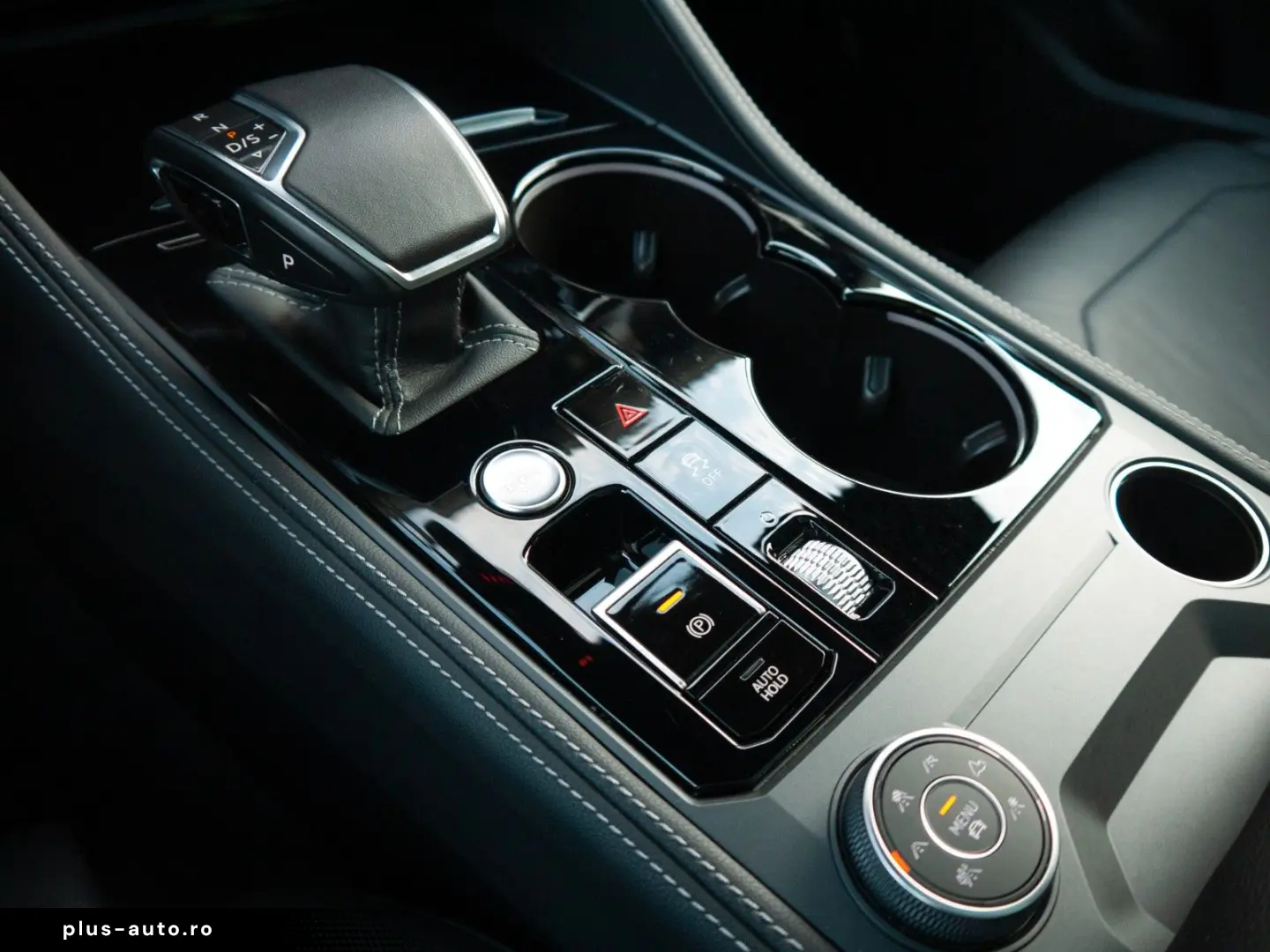 VW Touareg în leasing operațional MOOV