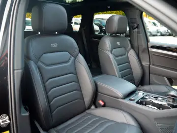 VW Touareg 3.0 TDI Mietwagen-BOKraft 4Motion R-Line