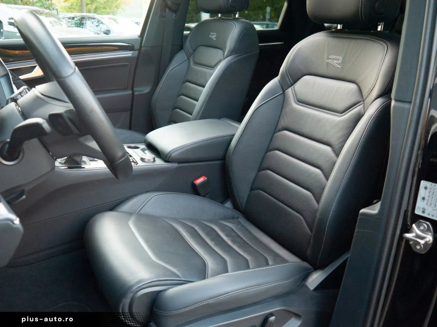 VW Touareg în leasing operațional MOOV