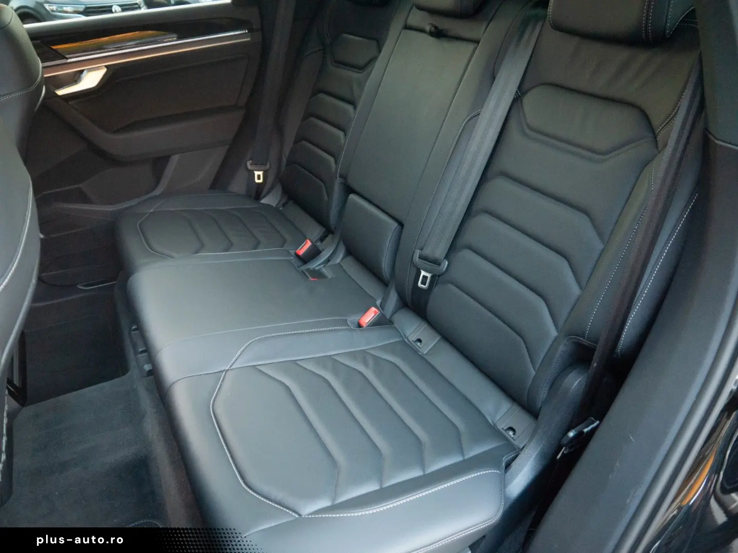 VW Touareg în leasing operațional MOOV