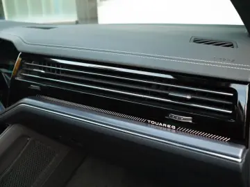 VW Touareg 3.0 TDI Mietwagen-BOKraft 4Motion R-Line