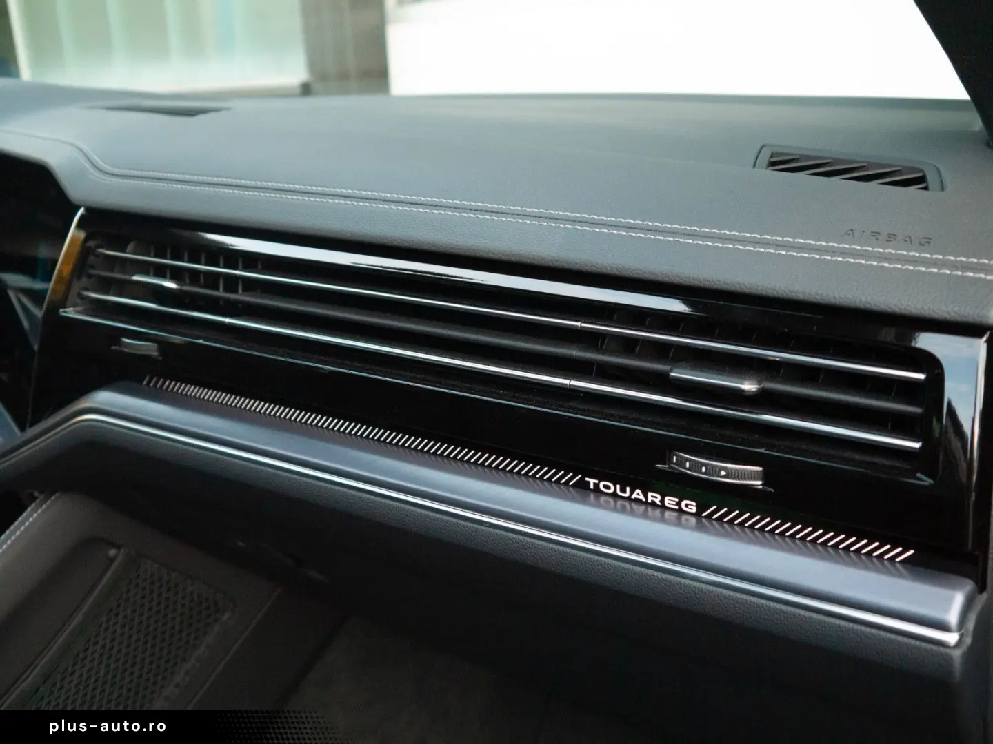 VW Touareg în leasing operațional MOOV