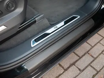 VW Touareg 3.0 TDI Mietwagen-BOKraft 4Motion R-Line