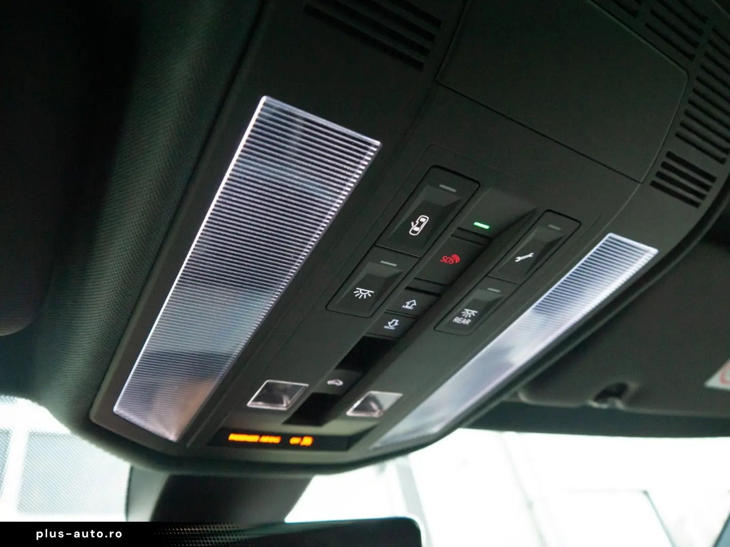 VW Touareg în leasing operațional MOOV