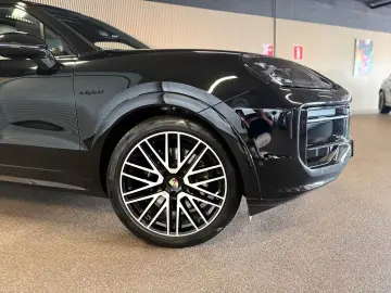 PORSCHE Cayenne 3.0E-Hybrid SPORT DESIGN-PANO-VOLL