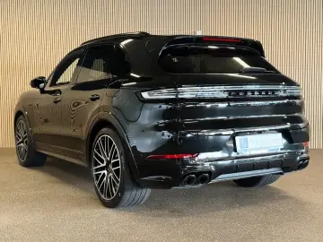 PORSCHE Cayenne 3.0E-Hybrid SPORT DESIGN-PANO-VOLL