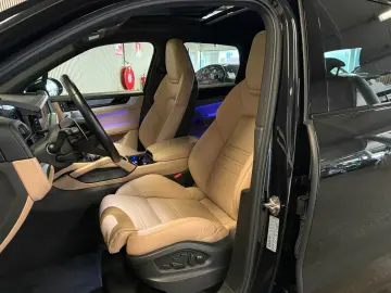 PORSCHE Cayenne 3.0E-Hybrid SPORT DESIGN-PANO-VOLL