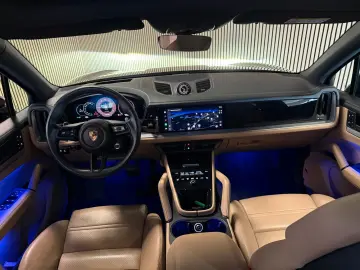 PORSCHE Cayenne 3.0E-Hybrid SPORT DESIGN-PANO-VOLL