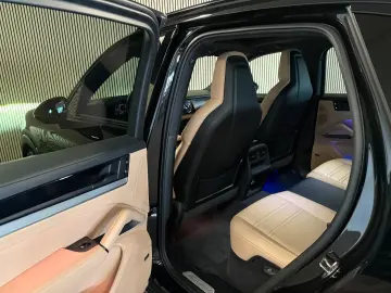 PORSCHE Cayenne 3.0E-Hybrid SPORT DESIGN-PANO-VOLL
