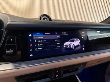 PORSCHE Cayenne 3.0E-Hybrid SPORT DESIGN-PANO-VOLL