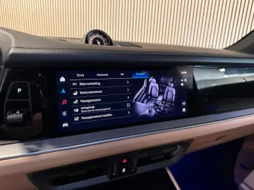 PORSCHE Cayenne 3.0E-Hybrid SPORT DESIGN-PANO-VOLL