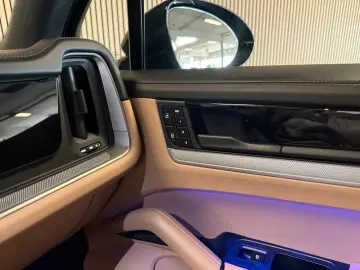 PORSCHE Cayenne 3.0E-Hybrid SPORT DESIGN-PANO-VOLL