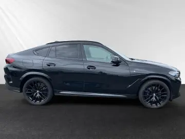 BMW X6 xDrive40d M Sport AHK Pano Head-Up Massage