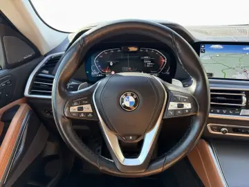 BMW X6 xDrive30d parking heater  laser headlights  ACC  HUD