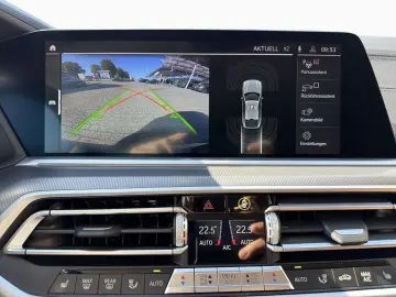 BMW X6 xDrive30d parking heater  laser headlights  ACC  HUD