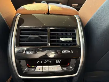 BMW X6 xDrive30d parking heater  laser headlights  ACC  HUD