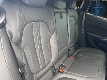 BMW X6 xDrive40d M-Sport AHK Massage
