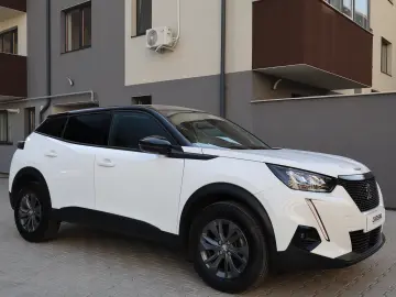 Peugeot 2008 PureTech 130 EAT8 Allure Pack