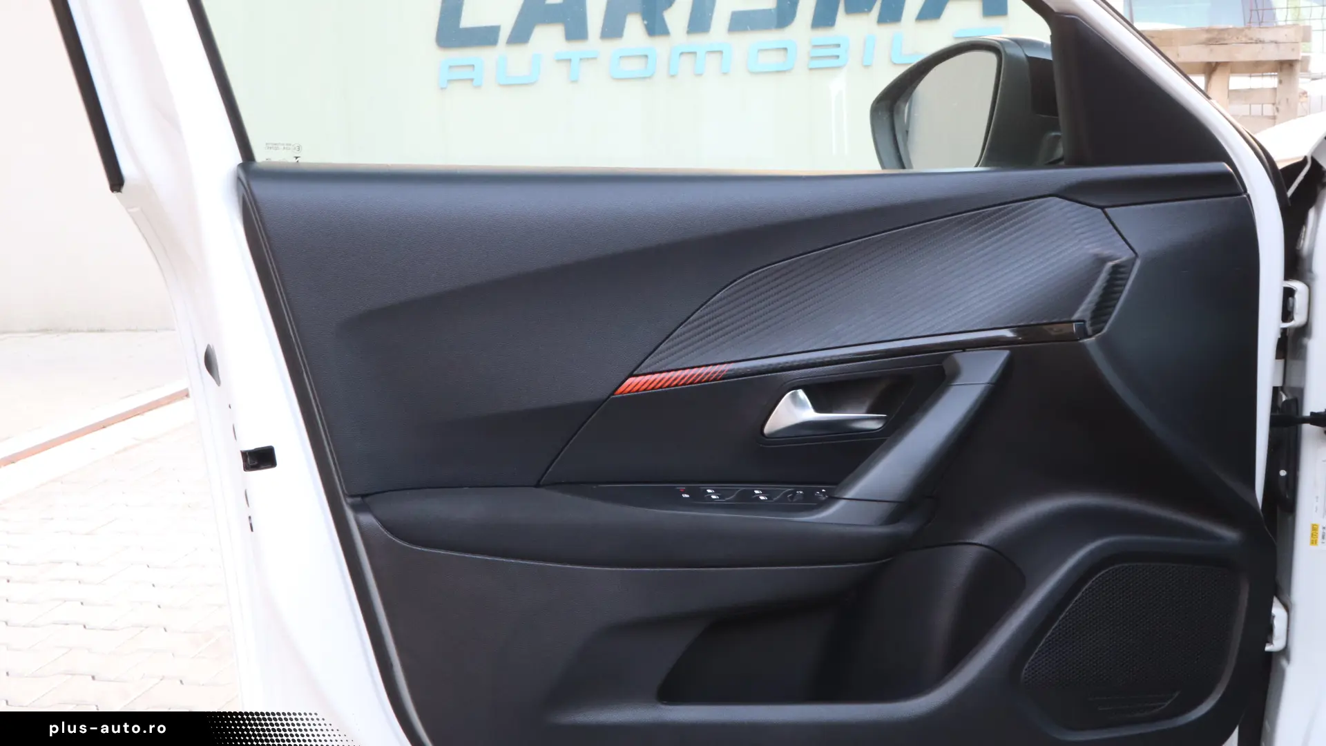 Peugeot 2008 PureTech 130 EAT8 Allure Pack