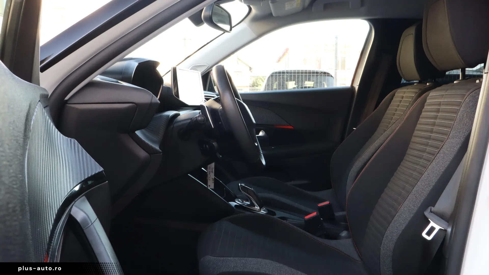 Peugeot 2008 PureTech 130 EAT8 Allure Pack