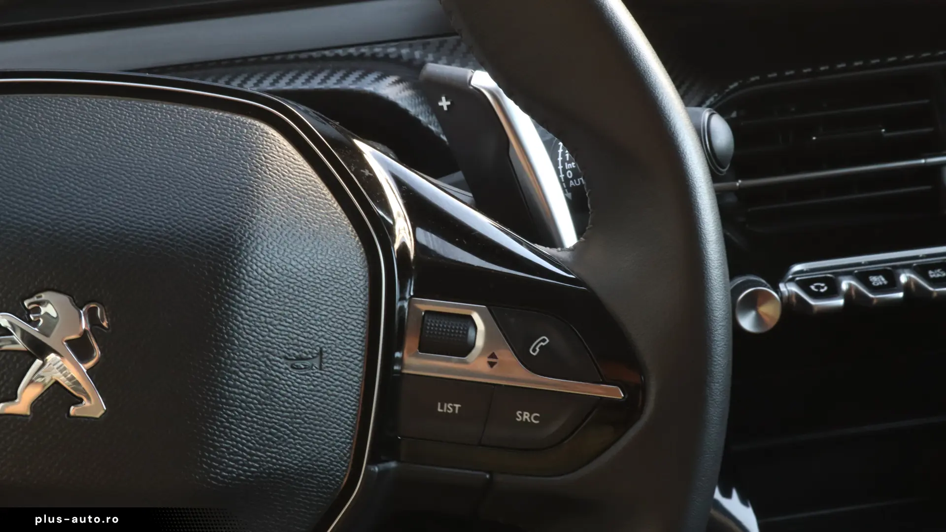 Peugeot 2008 PureTech 130 EAT8 Allure Pack
