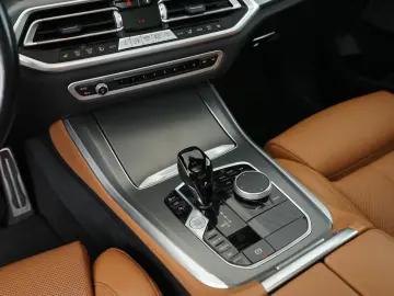 BMW X5 xDrive40d M-Sport Navi AHK Pano HUD H K