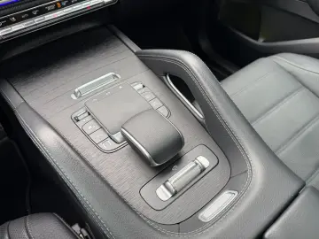 MERCEDES-BENZ GLS 450d-AMG-St.Hz.-7-Si-HUD-Air-23 Bu…