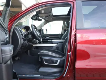 DODGE RAM 5.7 Laramie PANO HK APPLE NAVI KAMERA R20