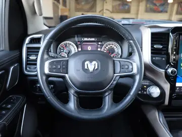 DODGE RAM 5.7 Laramie PANO HK APPLE NAVI KAMERA R20