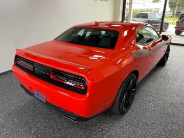 DODGE CHALLENGER  R T-5.7L-V8 HEMi AUS 1. HAND